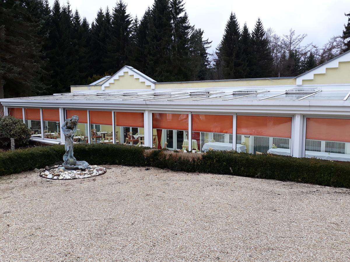 باد إلستر Hotel Quellenpark المظهر الخارجي الصورة
