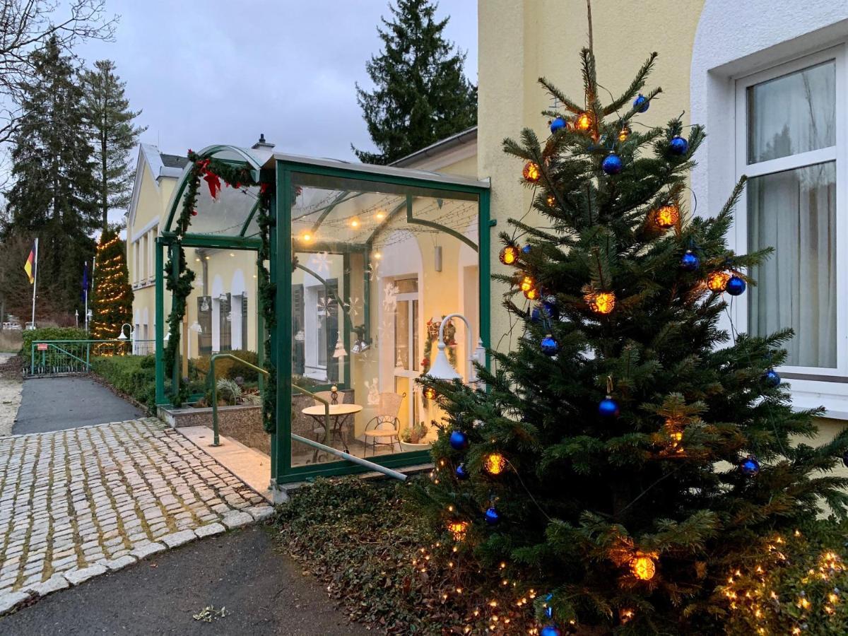 باد إلستر Hotel Quellenpark المظهر الخارجي الصورة